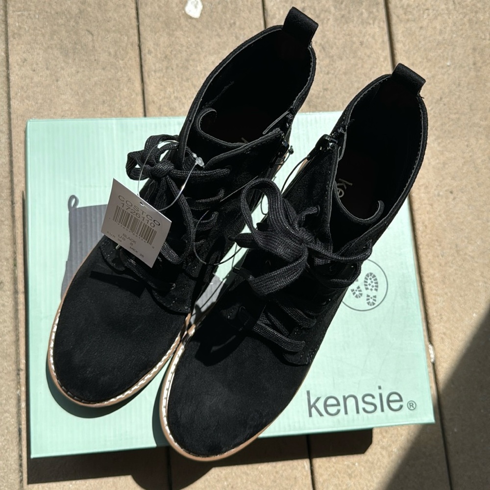 Kensie boots color black size 8